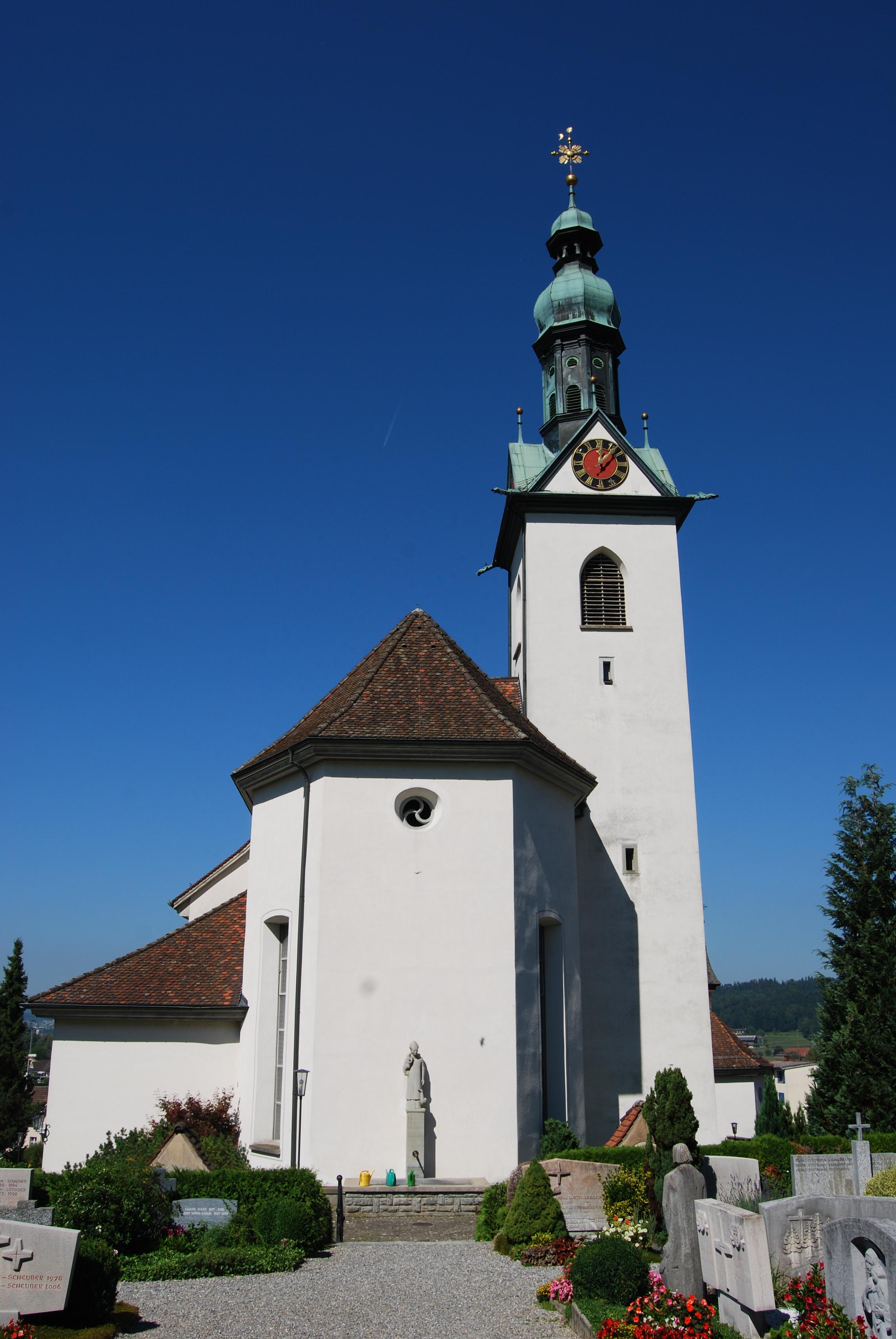 Katholische Kirche St. Martin mit Beinhaus