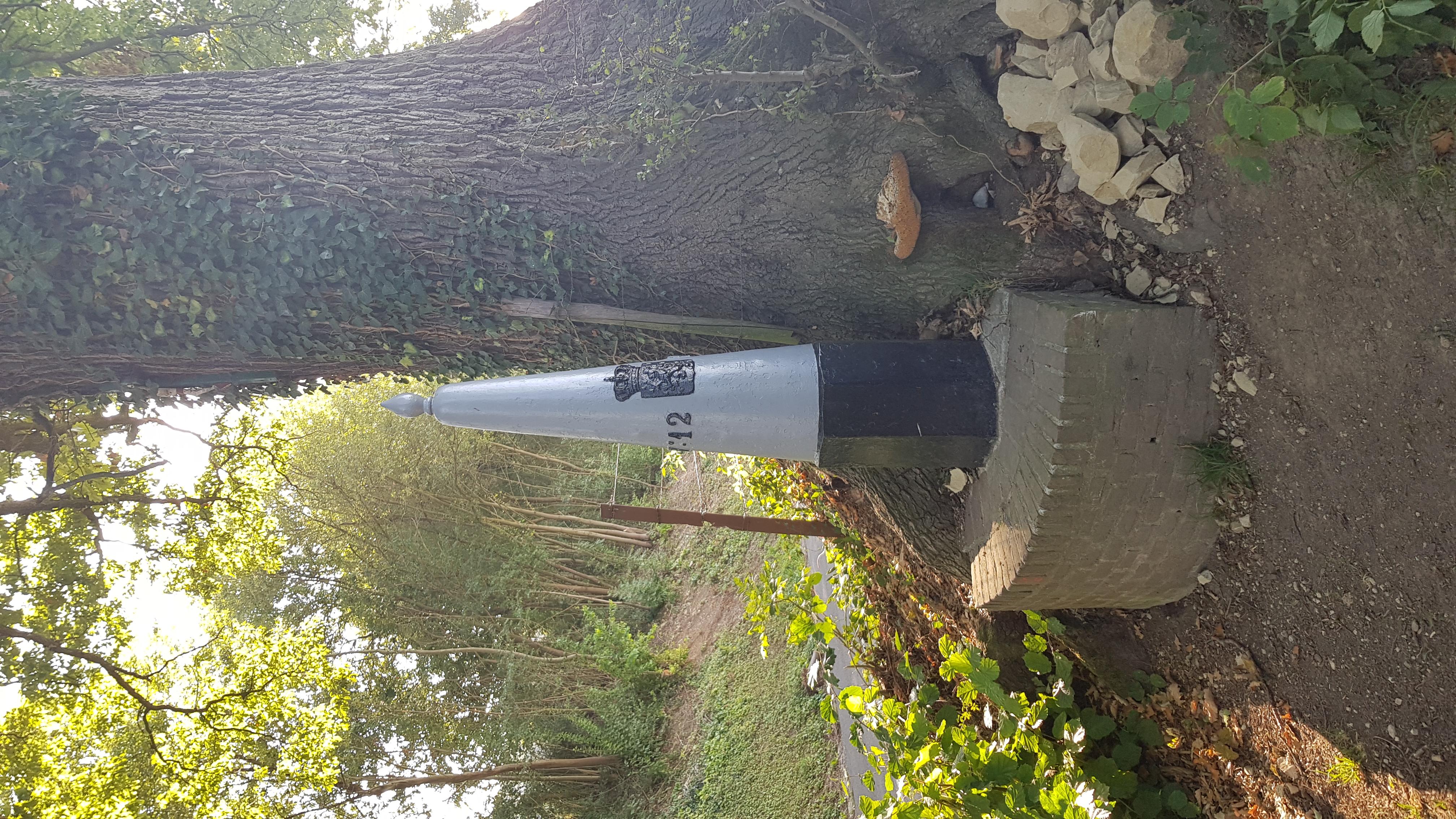 grenspaal 12 tussen België-Nederland