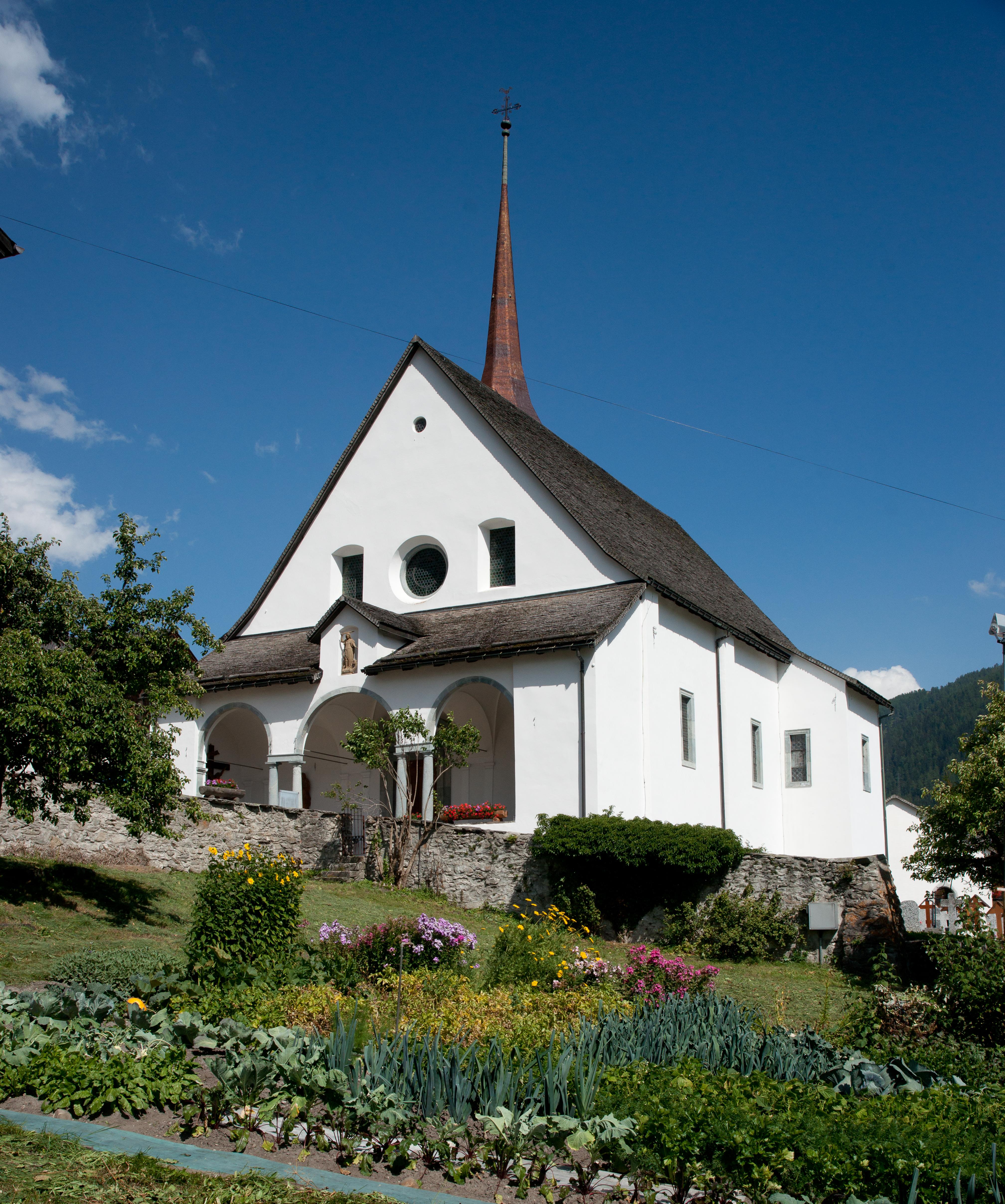 Kirche St. Maria mit Friedhofkapelle