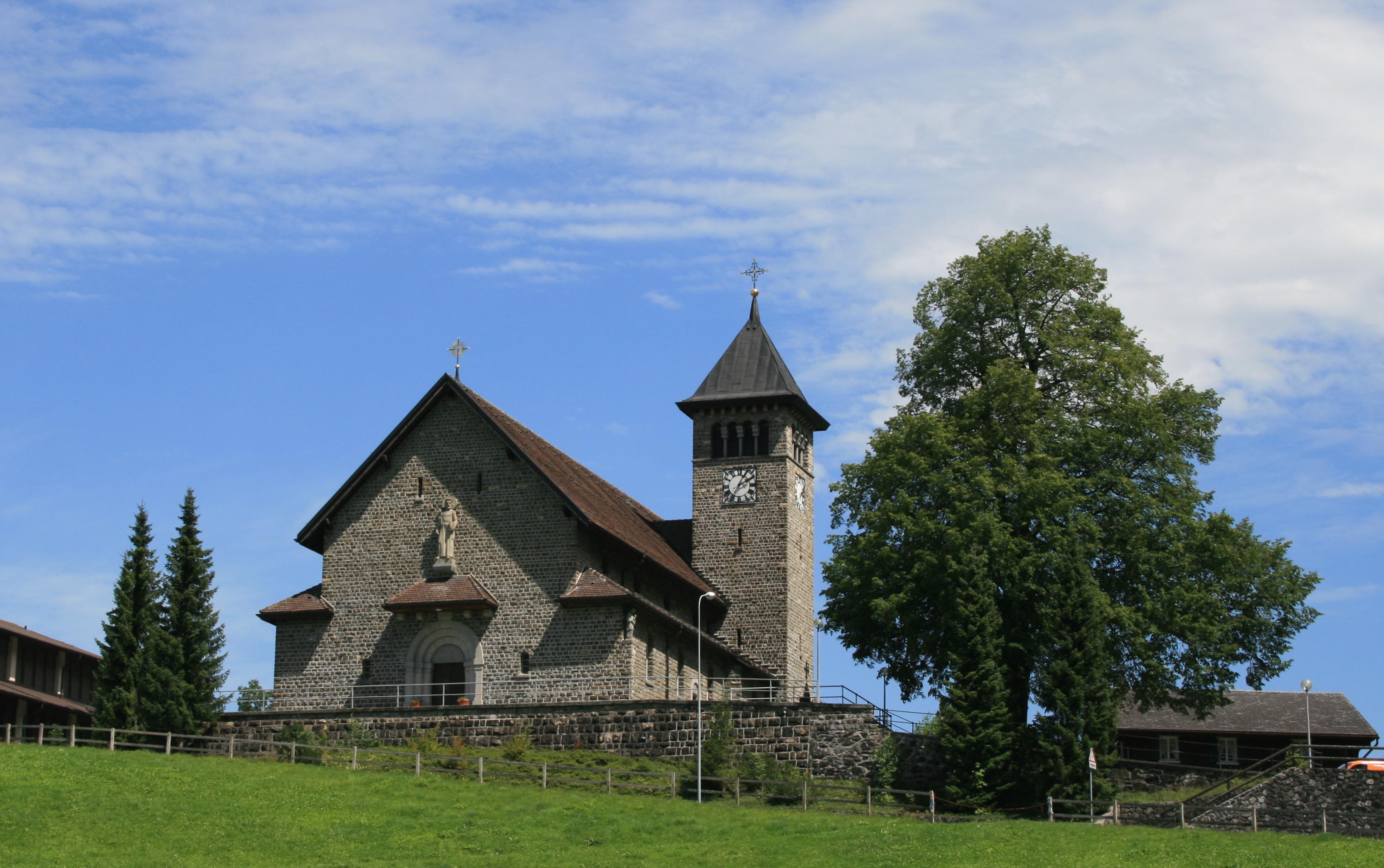 Kirche St. Jakob und Theresia