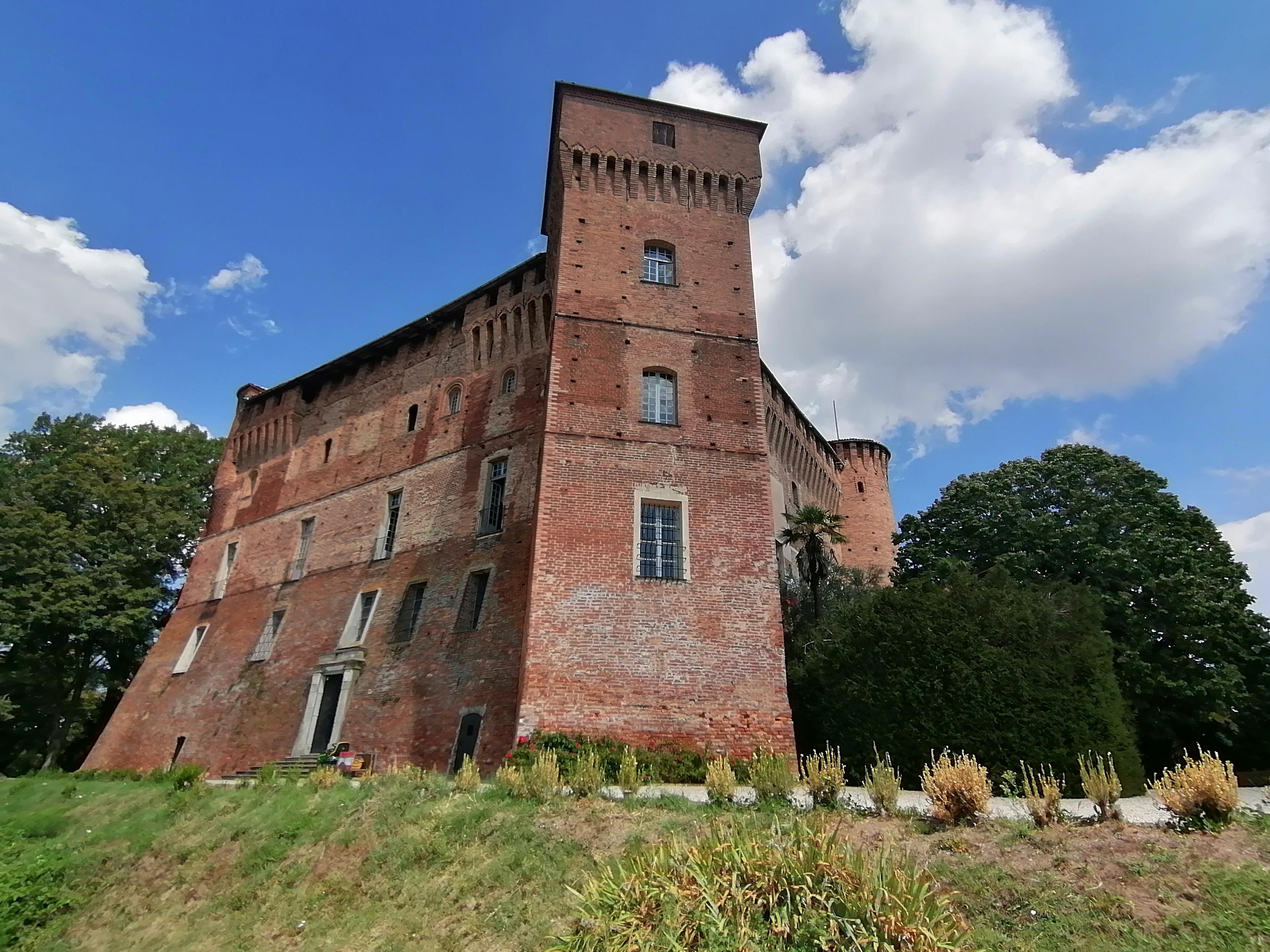 Castello dei Roero