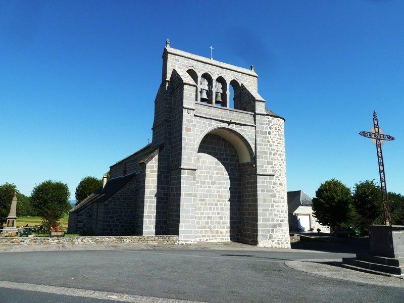 église Saint-Pierre de Lavastrie