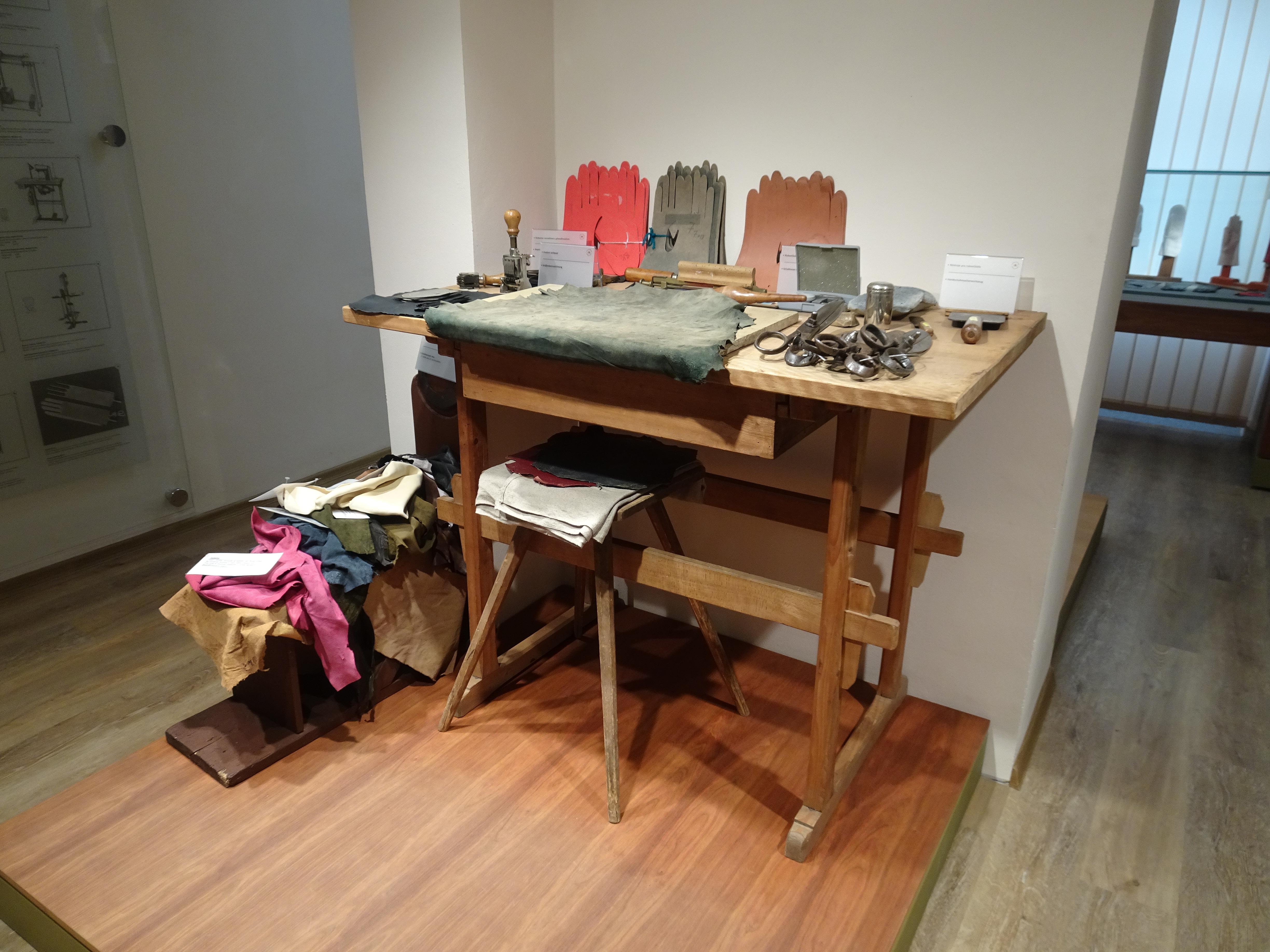 Rukavickarska expozice Abertamy