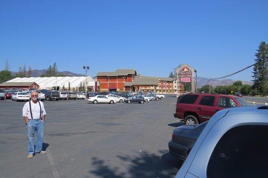 Twin Pine Casino