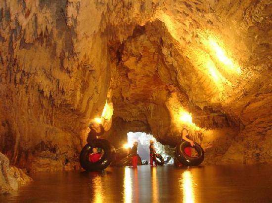 Kiwi Cave Rafting