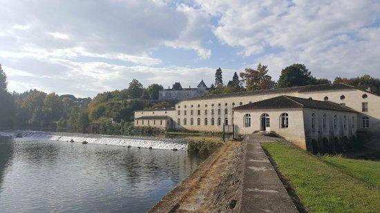 Chateau et moulin d'Abzac
