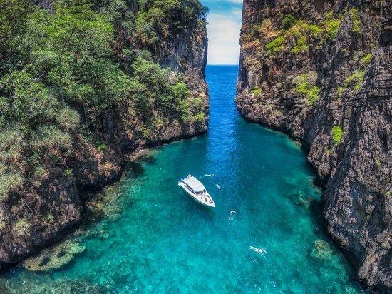 Phuket Snorkeling by Offspray Leisure