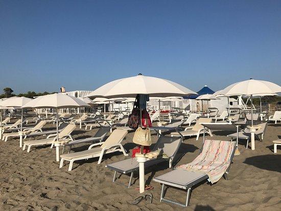 Cloe' Beach Club