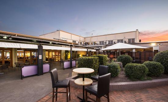 Ocean Beach Hotel