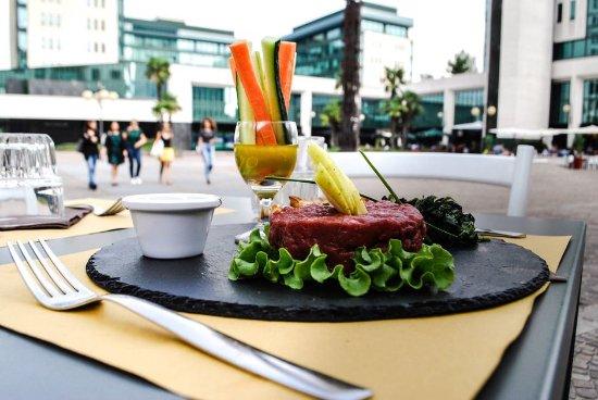 Totem Plaza Cafe