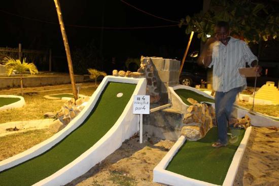 Putt-in-Belize MiniGolf