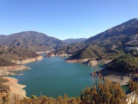 Camino Rural de Istan a Tolox