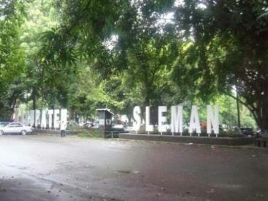 Denggung Sleman Square