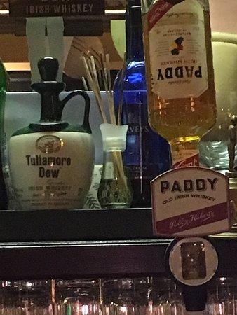 Joe Lee's Bar & Lounge