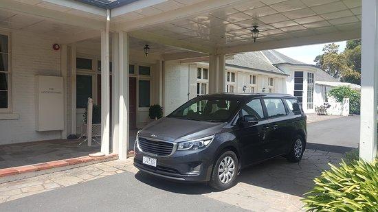 VHA Airport Shuttle