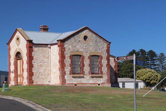Robe Customs House
