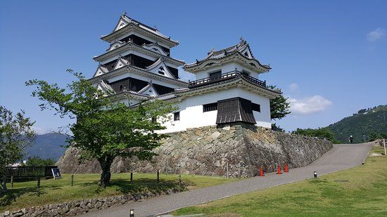 Ozu Castle