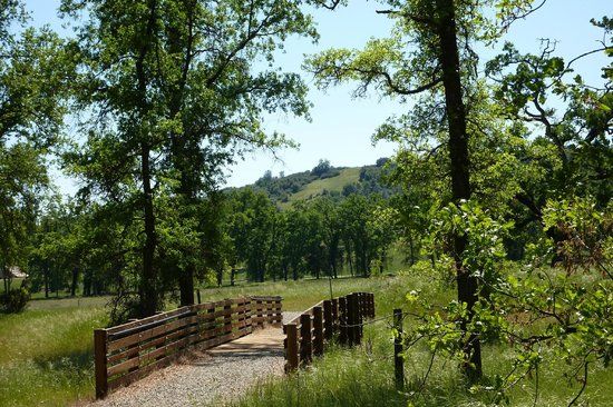Ahwahnee Hills Regional Park