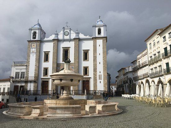 Giraldo Square