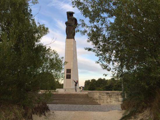 Monument to Mariners Lost at Sea