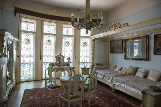 Darvas-La Roche House