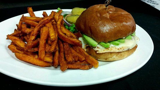 TJ's Family Restaurant & Lounge