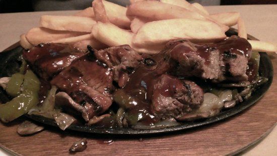 Clyde's Road House Bar & Grille