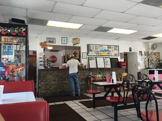 Tom's Burgers & More