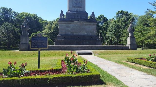 Bruce Trail Southern Terminus Cairn