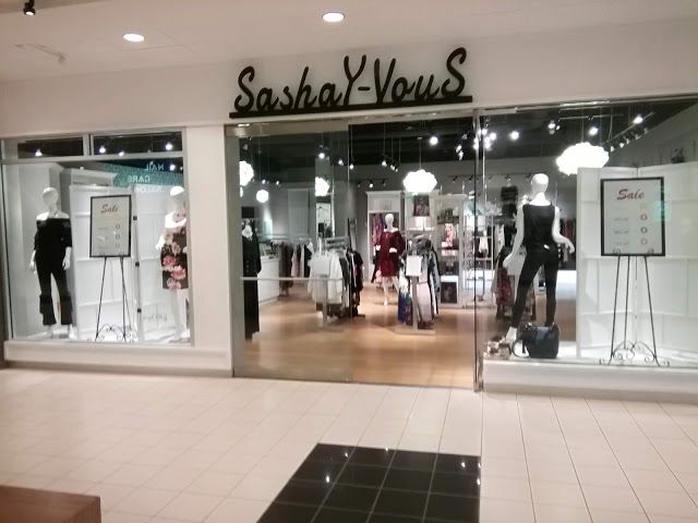 The Shops at Waterloo Town Square