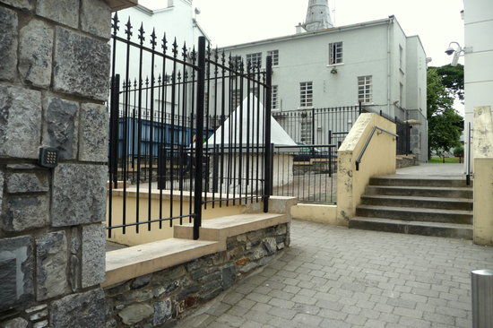 Puits St. Mary's Well