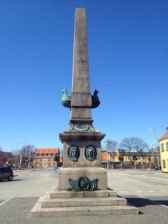 Monument For Niels Juel Og Ivar Hvitfeldt I Koge