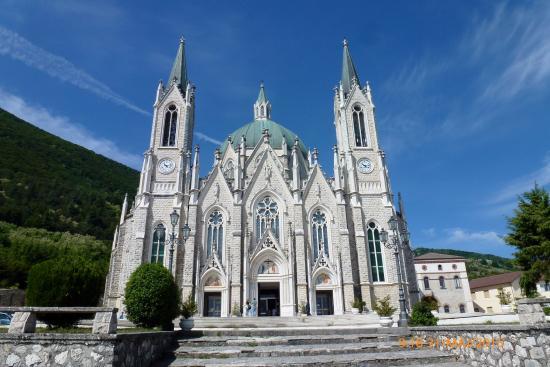 Basilica Minore dell'Addolorata di Castelpetroso