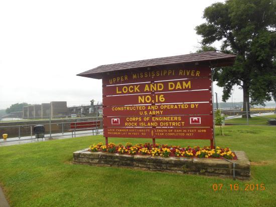 Mississippi River Lock and Dam No. 16