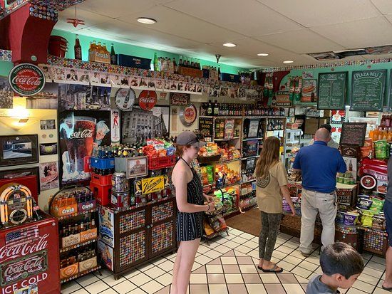Plaza Deli
