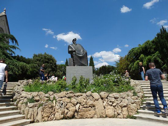 Monument to Croatian King Petru Krešimiru IV