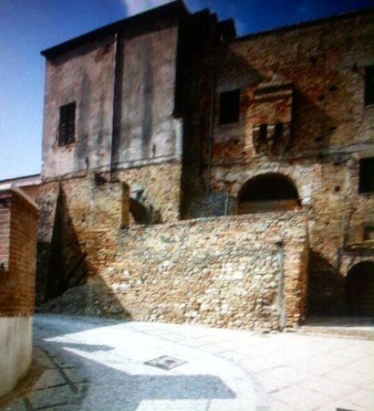 Castello degli Acquaviva