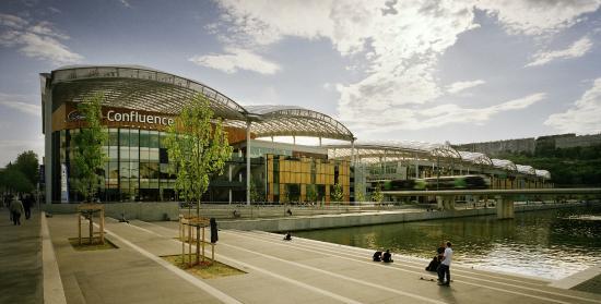 Lyon Confluence Indkøbscenter