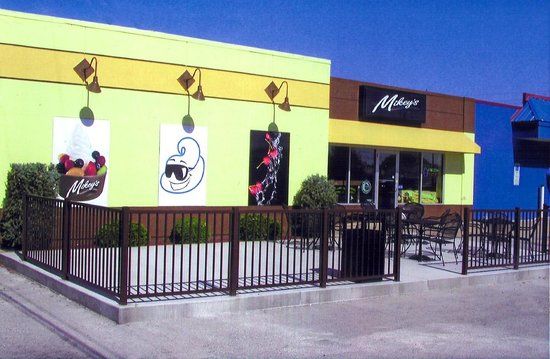 Mikey's Frozen Yogurt