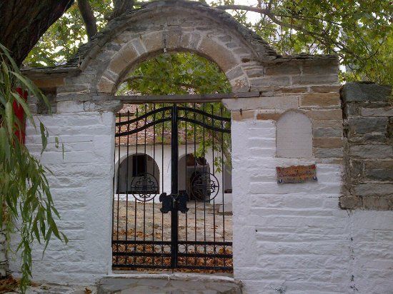 Holy Church of Saint George Skala Rachoni