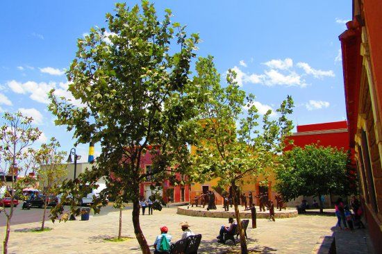Monumento a Elisa Griensen Zambrano