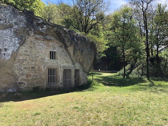 Site Troglodyte de Chateauneuf Sur Isere