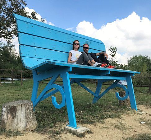 Panchina gigante azzurra