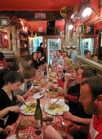 Le Bouche à Oreille