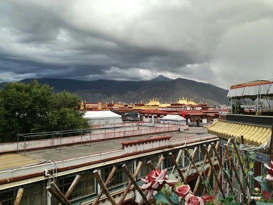 Tibetan Family Kitchen