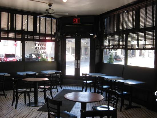 Mott Haven Bar & Grill