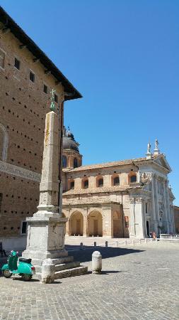 Obelisco di Urbino