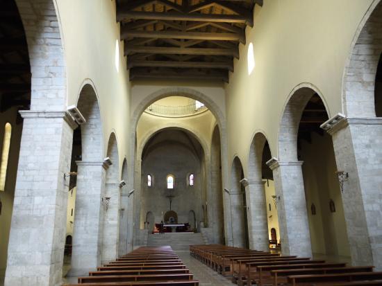 Catedral de Santa Maria Asunta y San Canio obispo
