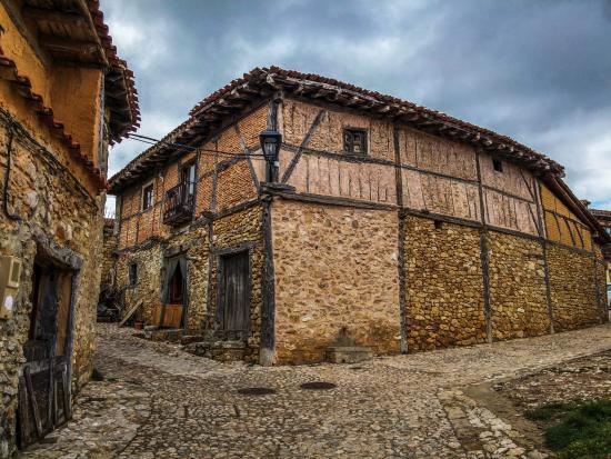 Castillo y Pueblo de Calatanazor