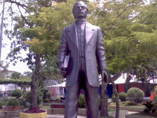 Estatua de Casimiro de Abreu